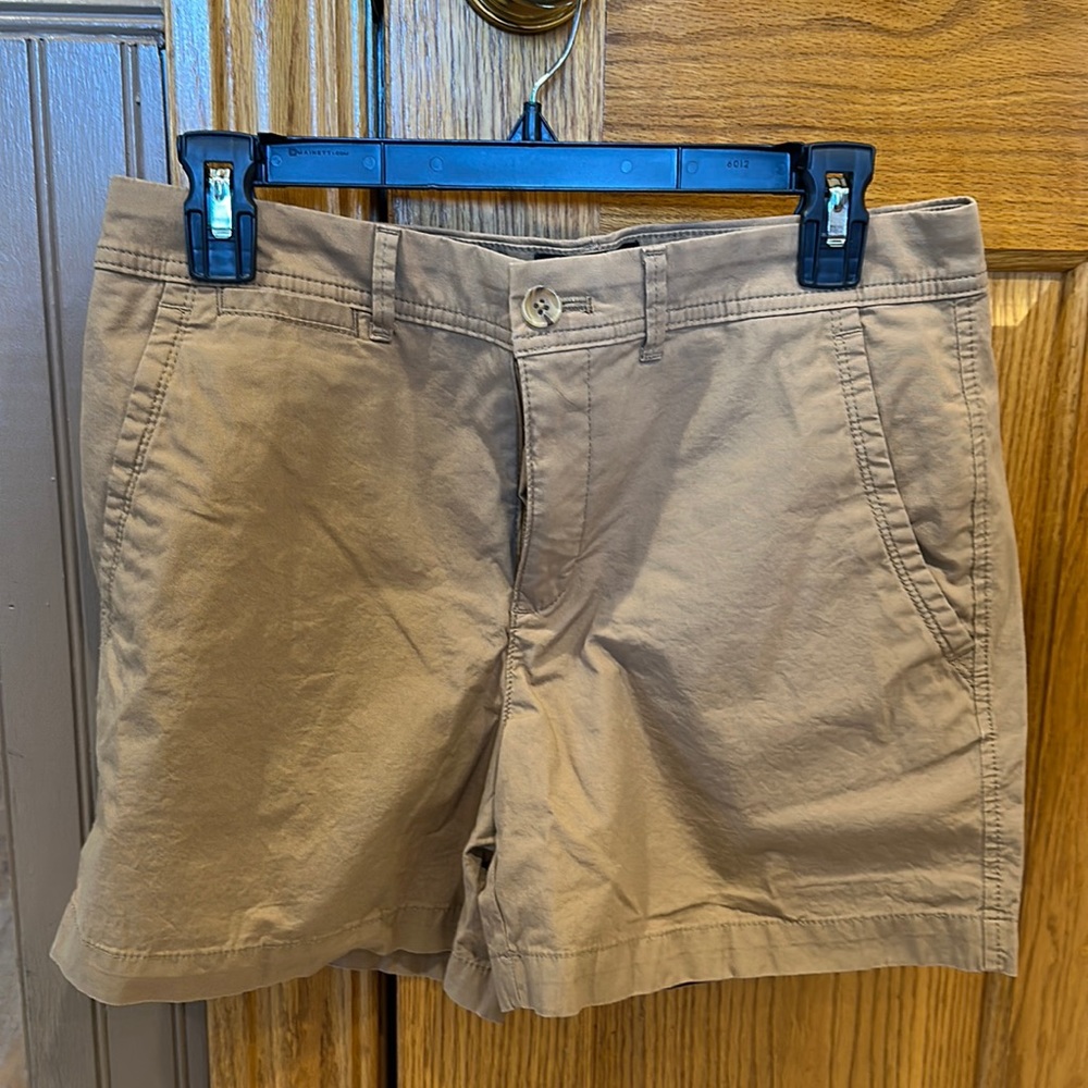 NWOT Banana Republic shorts, size 6.